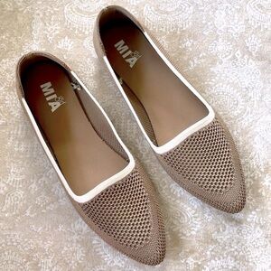 Brand New Mia Girl Woven Stretch Neutral Slip On Fly Knit Pointed Toe Flats